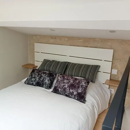 Maison En Pierre Restauree Avec Jardin בית נופש