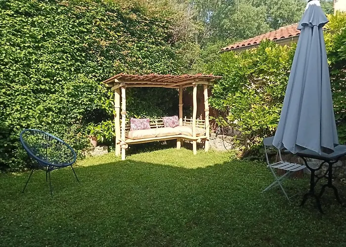 Maison En Pierre Restauree Avec Jardin