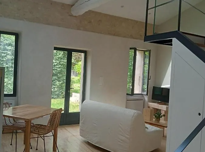 Maison En Pierre Restauree Avec Jardin 別荘 オーシュ