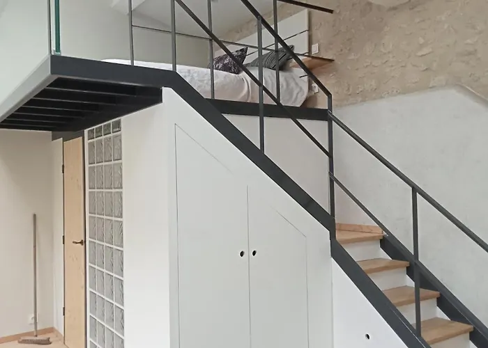 別荘 Maison En Pierre Restauree Avec Jardin